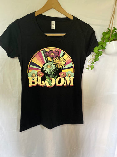 Bloom tee